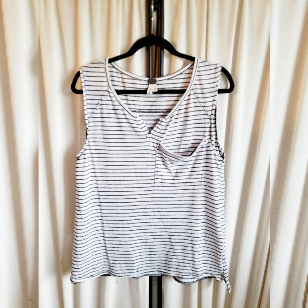 1 We The Free Free People oversized v-neck tee XS